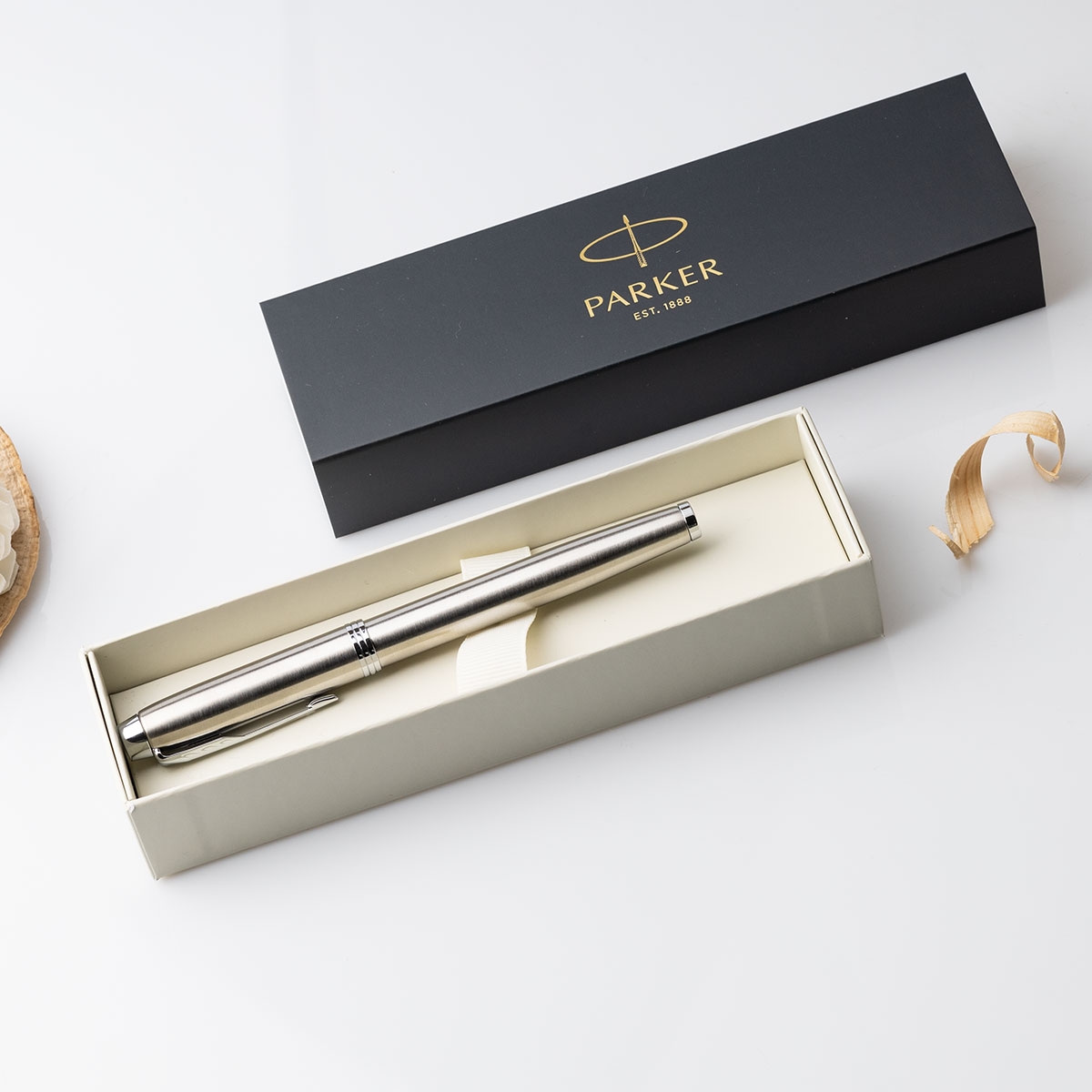 Луксозна сребриста писалка Parker Royal IM Essential